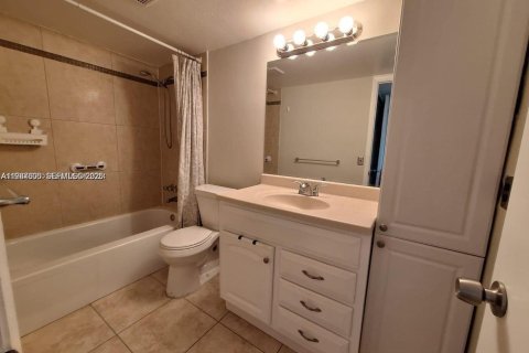 Condominio en venta en Plantation, Florida, 1 dormitorio, 63.17 m2 № 2046540 - foto 13