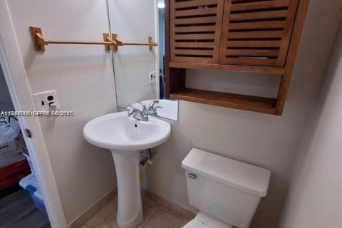 Condominio en venta en Plantation, Florida, 1 dormitorio, 63.17 m2 № 2046540 - foto 11