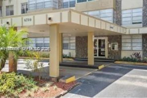 Condominio en venta en Plantation, Florida, 1 dormitorio, 63.17 m2 № 2046540 - foto 2