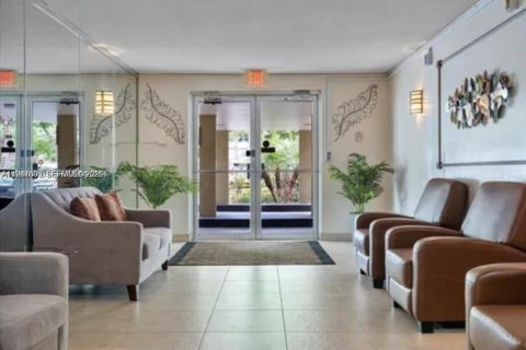 Condominio en venta en Plantation, Florida, 1 dormitorio, 63.17 m2 № 2046540 - foto 5