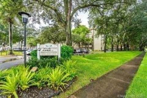 Condominio en Plantation, Florida, 1 dormitorio  № 2046540