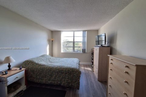 Condominio en venta en Plantation, Florida, 1 dormitorio, 63.17 m2 № 2046540 - foto 15