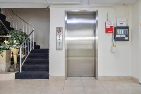 Copropriété à vendre à Plantation, Floride: 1 chambre, 63.17 m2 № 2046540 - photo 19