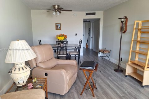 Copropriété à vendre à Plantation, Floride: 1 chambre, 63.17 m2 № 2046540 - photo 21