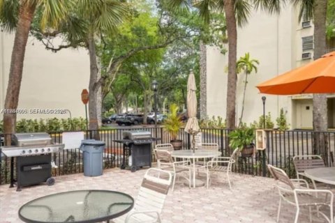 Condominio en venta en Plantation, Florida, 1 dormitorio, 63.17 m2 № 2046540 - foto 3