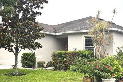 House in Winter Haven, Florida 4 bedrooms, 171.13 sq.m. № 1785344 - photo 2