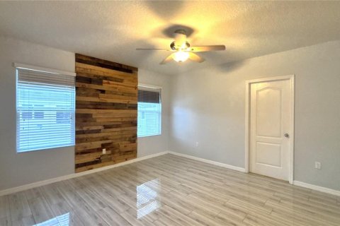 House in Winter Haven, Florida 4 bedrooms, 171.13 sq.m. № 1785344 - photo 8