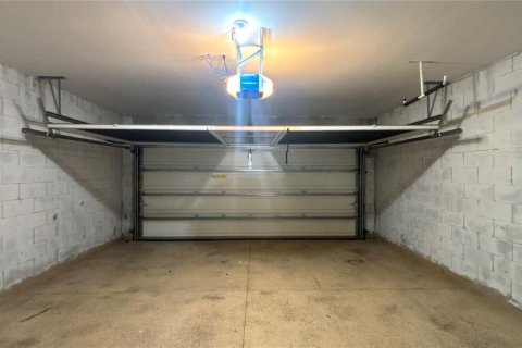 House in Winter Haven, Florida 4 bedrooms, 171.13 sq.m. № 1785344 - photo 19