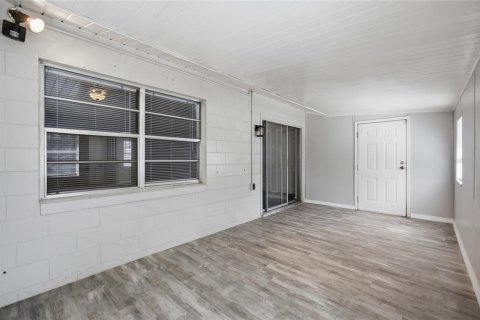 House in Lake Wales, Florida 4 bedrooms, 151.52 sq.m. № 2393912 - photo 18