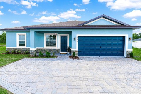 House in Poinciana, Florida 4 bedrooms, 158.86 sq.m. № 1769591 - photo 1