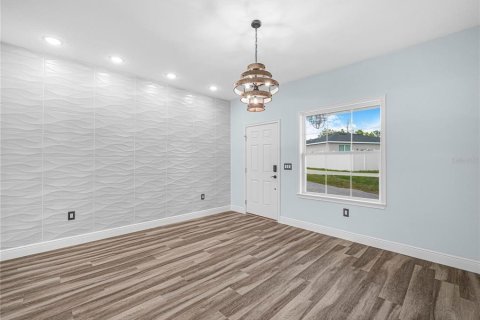 House in Poinciana, Florida 4 bedrooms, 158.86 sq.m. № 1769591 - photo 5