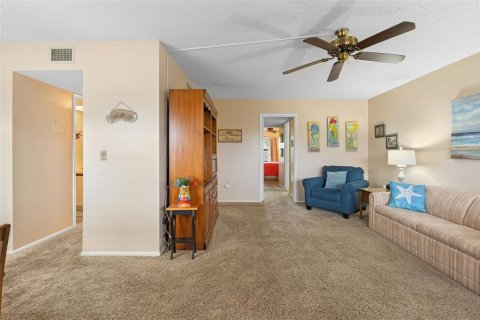 Condo in Bradenton, Florida, 1 bedroom  № 1786102 - photo 9