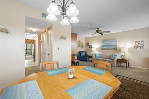 Condo in Bradenton, Florida, 1 bedroom  № 1786102 - photo 12