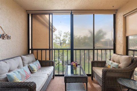 Condo in Bradenton, Florida, 1 bedroom  № 1786102 - photo 25