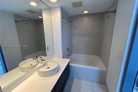 Condominio en venta en Miami, Florida, 2 dormitorios, 100.89 m2 № 2000835 - foto 12