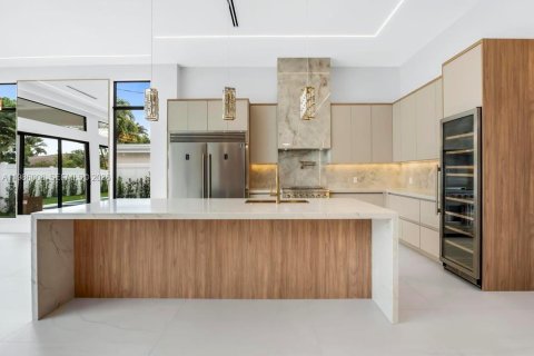 House in Lighthouse Point, Florida 4 bedrooms № 2048666 - photo 4