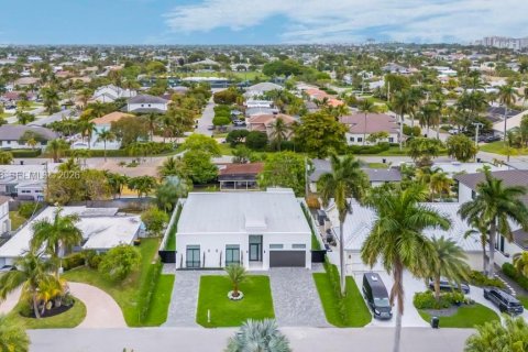 House in Lighthouse Point, Florida 4 bedrooms № 2048666 - photo 24