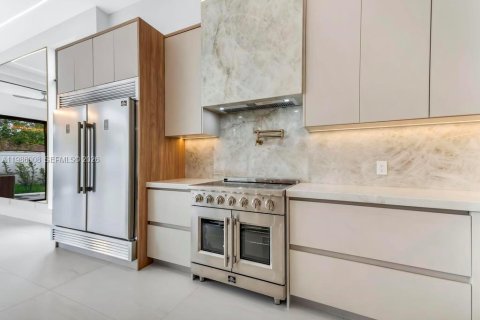 House in Lighthouse Point, Florida 4 bedrooms № 2048666 - photo 6