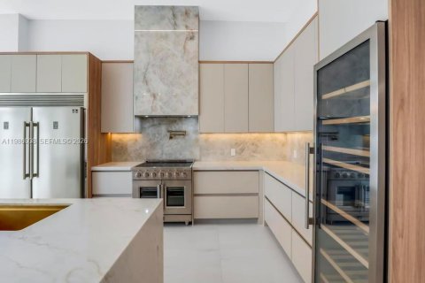 House in Lighthouse Point, Florida 4 bedrooms № 2048666 - photo 3