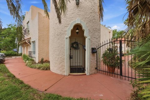 Condo in Orlando, Florida, 3 bedrooms № 2100486