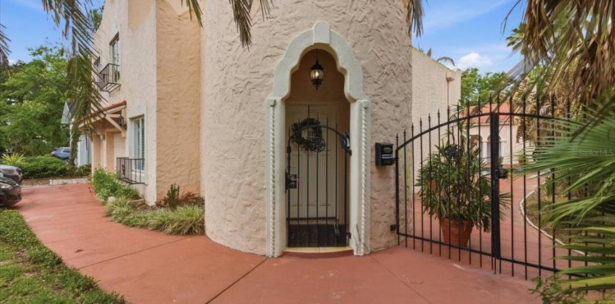 Condo in Orlando, Florida, 3 bedrooms № 2100486