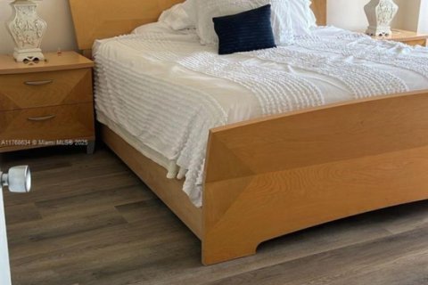 Copropriété à louer à Hallandale Beach, Floride: 1 chambre № 1939975 - photo 14