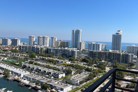 Condo in Hallandale Beach, Florida, 1 bedroom  № 1939975 - photo 1