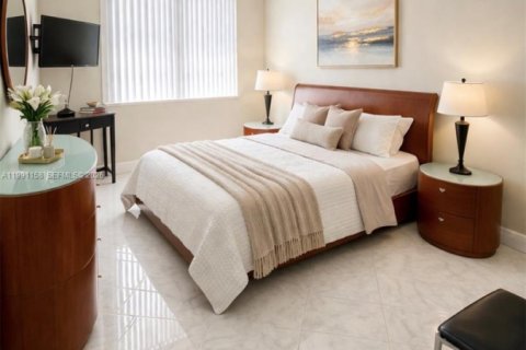 Condominio en alquiler en Hallandale Beach, Florida, 1 dormitorio, 80.82 m2 № 2057447 - foto 2