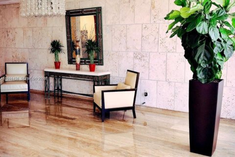 Condominio en alquiler en Hallandale Beach, Florida, 1 dormitorio, 80.82 m2 № 2057447 - foto 13