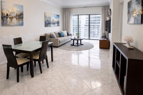 Condominio en Hallandale Beach, Florida, 1 dormitorio  № 2057447