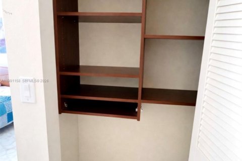 Condominio en alquiler en Hallandale Beach, Florida, 1 dormitorio, 80.82 m2 № 2057447 - foto 9