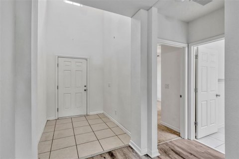 House in Davenport, Florida 5 bedrooms, 244.52 sq.m. № 1769151 - photo 8