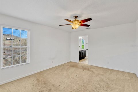 House in Davenport, Florida 5 bedrooms, 244.52 sq.m. № 1769151 - photo 7