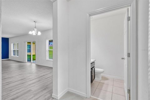 House in Davenport, Florida 5 bedrooms, 244.52 sq.m. № 1769151 - photo 12