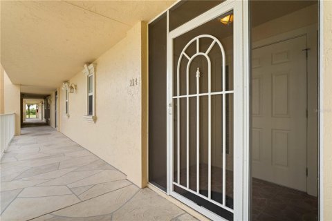 Condo in Punta Gorda, Florida, 2 bedrooms  № 1843727 - photo 13