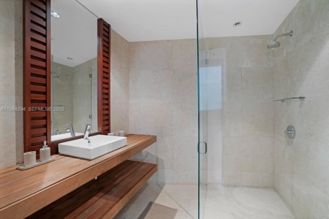 Снять в аренду виллу или дом в Майами-Бич, Флорида 6 спален, 855.54м2, № 2045810 - фото 27