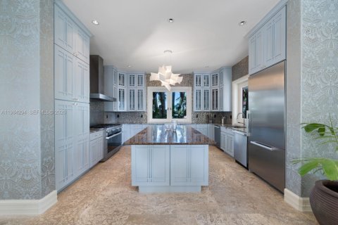 Снять в аренду виллу или дом в Майами-Бич, Флорида 6 спален, 855.54м2, № 2045810 - фото 8