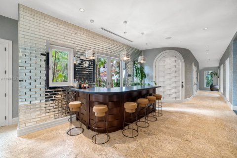 Снять в аренду виллу или дом в Майами-Бич, Флорида 6 спален, 855.54м2, № 2045810 - фото 10