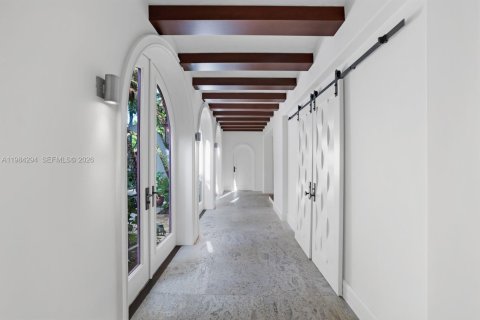 Снять в аренду виллу или дом в Майами-Бич, Флорида 6 спален, 855.54м2, № 2045810 - фото 25