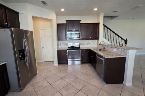 Townhouse in Apopka, Florida 3 bedrooms, 163.51 sq.m. № 1774832 - photo 3