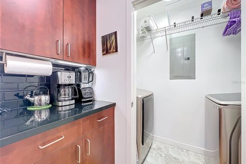Condo in Orlando, Florida, 2 bedrooms  № 1855785 - photo 12