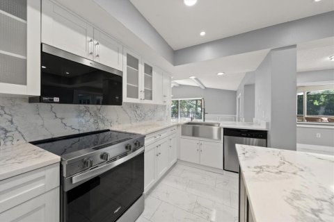 Villa ou maison à louer à Tampa, Floride: 4 chambres, 308.99 m2 № 2114500 - photo 15