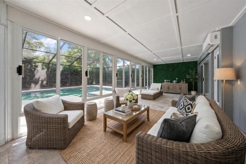 Villa ou maison à louer à Tampa, Floride: 4 chambres, 308.99 m2 № 2114500 - photo 3