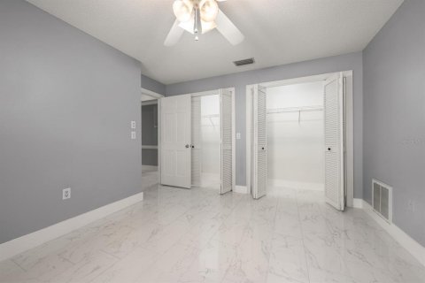 Villa ou maison à louer à Tampa, Floride: 4 chambres, 308.99 m2 № 2114500 - photo 21