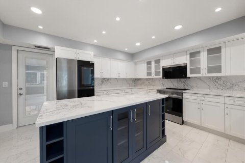 Villa ou maison à louer à Tampa, Floride: 4 chambres, 308.99 m2 № 2114500 - photo 14