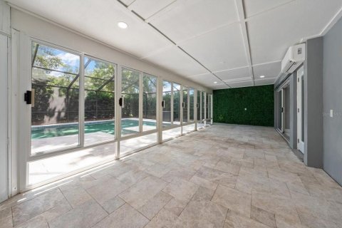Villa ou maison à louer à Tampa, Floride: 4 chambres, 308.99 m2 № 2114500 - photo 5