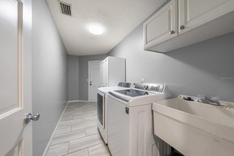 Villa ou maison à louer à Tampa, Floride: 4 chambres, 308.99 m2 № 2114500 - photo 28