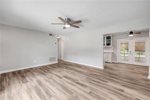 House in Longwood, Florida 3 bedrooms, 102.56 sq.m. № 1870600 - photo 5