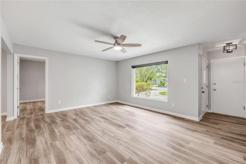 House in Longwood, Florida 3 bedrooms, 102.56 sq.m. № 1870600 - photo 3
