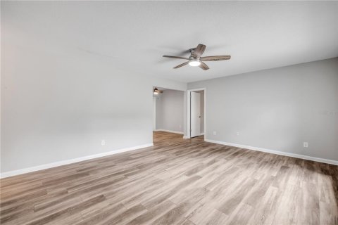 House in Longwood, Florida 3 bedrooms, 102.56 sq.m. № 1870600 - photo 6